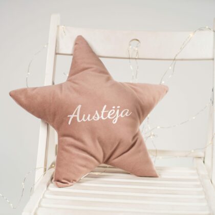 Aksominė vaikiška pagalvė su norimu užrašu (žvaigždė)